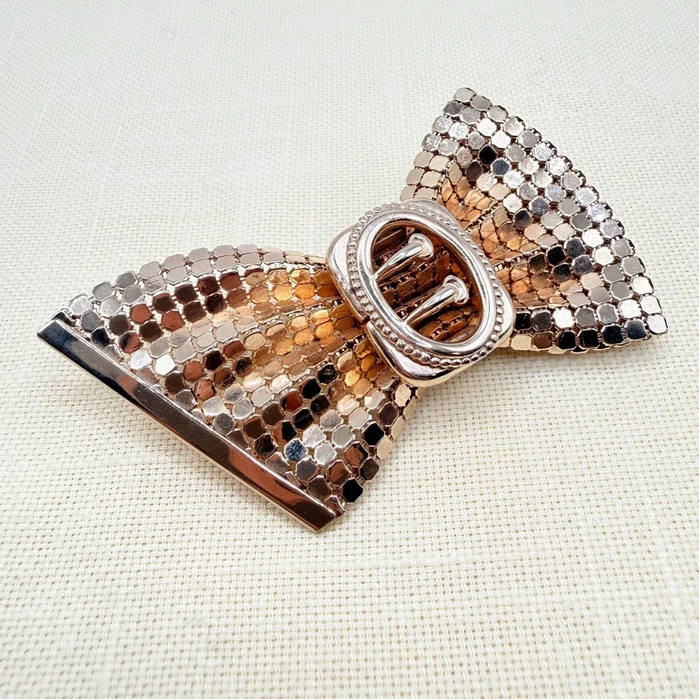 Vintage 80s Gold Tone Sequin Style Mesh Bow Brooch w/ Buckle 3